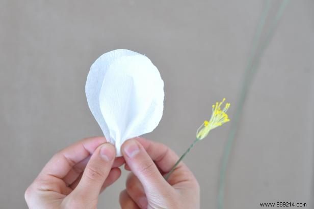 How to Make a Paper Magnolia Garland Centerpiece