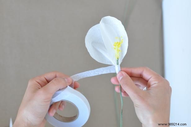 How to Make a Paper Magnolia Garland Centerpiece