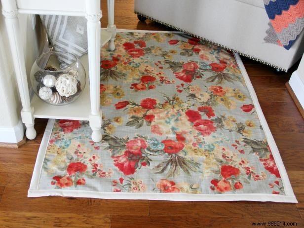 How to make an upholstery fabric rug