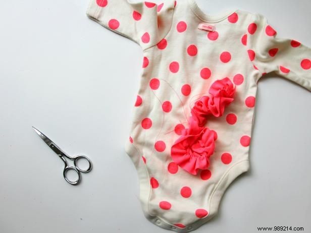 How to Make a Ruffle Bottom Baby Onesie