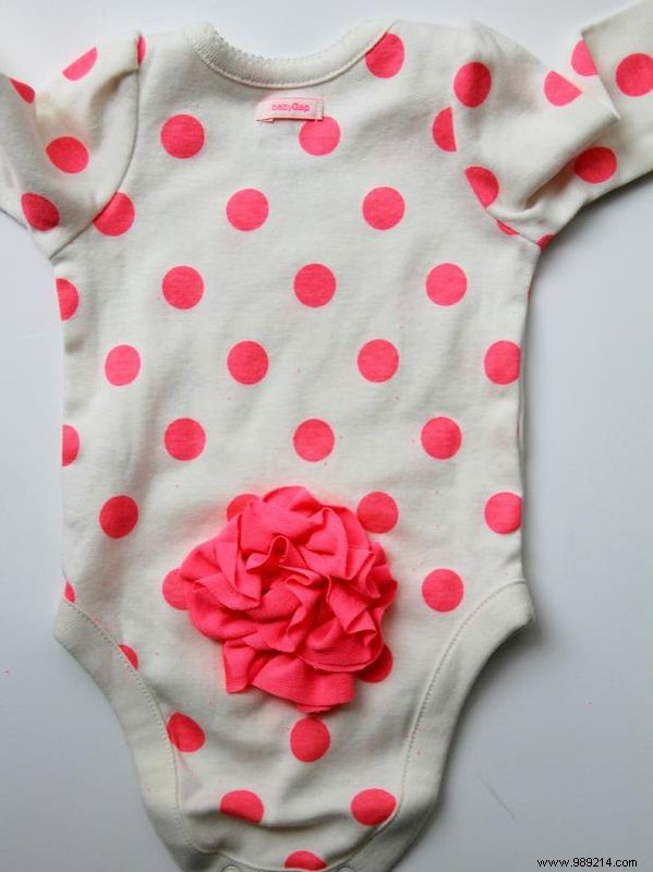 How to Make a Ruffle Bottom Baby Onesie