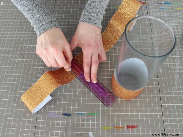 How to Make a St. Patrick s Day Centerpiece With a Sparkly Gold Vase