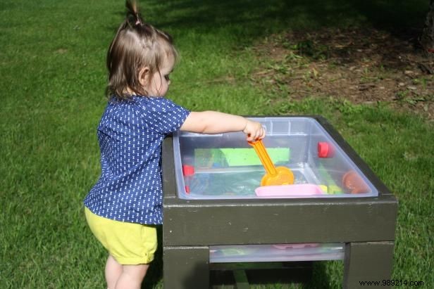 How to make a water table for toddlers