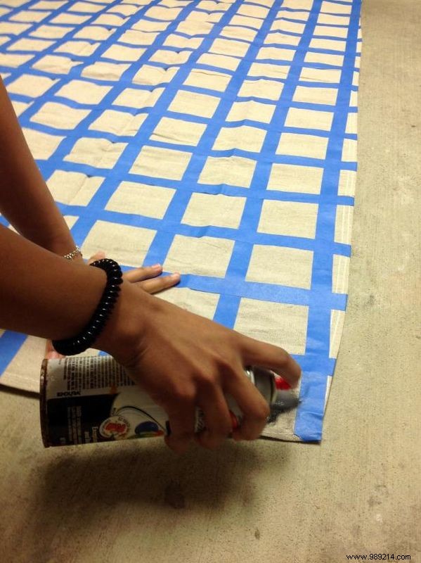 How to make a tablecloth with a canvas cloth