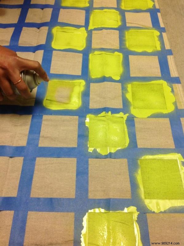 How to make a tablecloth with a canvas cloth