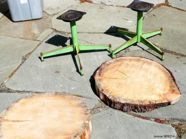 How to make a table out of a log and old chair legs