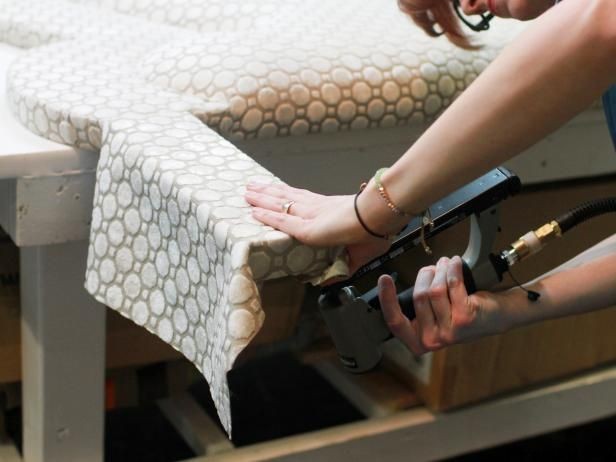 How to make a two-dimensional upholstered headboard