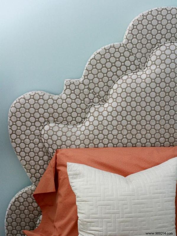 How to make a two-dimensional upholstered headboard