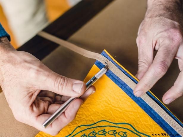 How to Make a Vintage School Pennant Party Banner