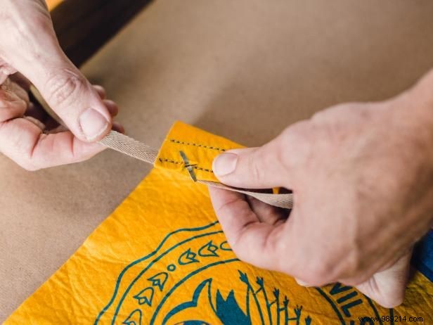 How to Make a Vintage School Pennant Party Banner