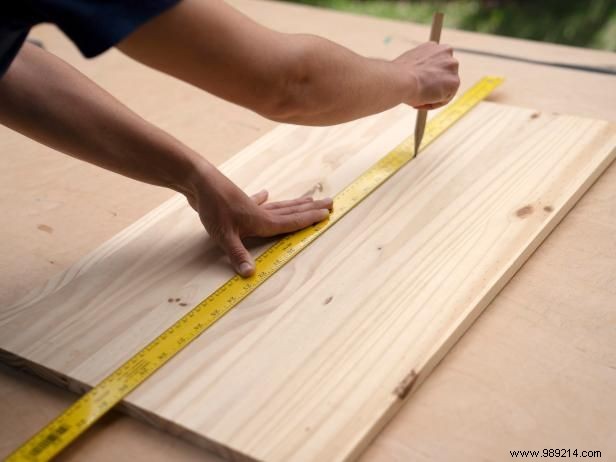 How to make a wooden bath tray that doubles as an illustration