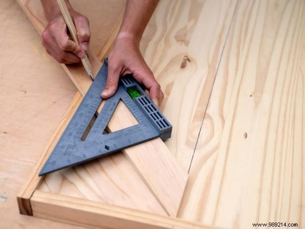 How to make a wooden bath tray that doubles as an illustration