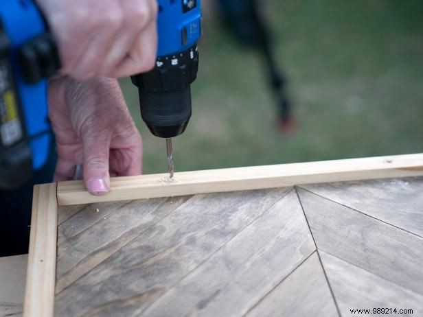 How to make a wooden bath tray that doubles as an illustration