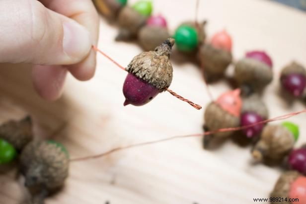 How to make an acorn garland