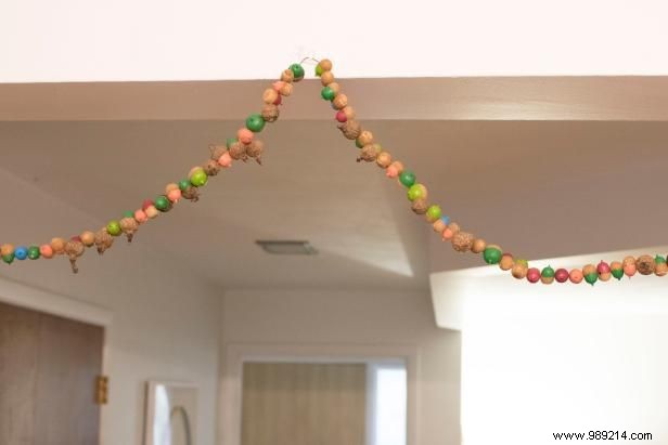 How to make an acorn garland