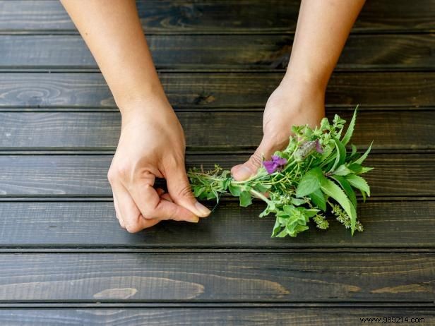 How to Make a Herb Garland Centerpiece