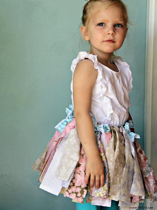 How to make a recycled tutu with fabric scraps