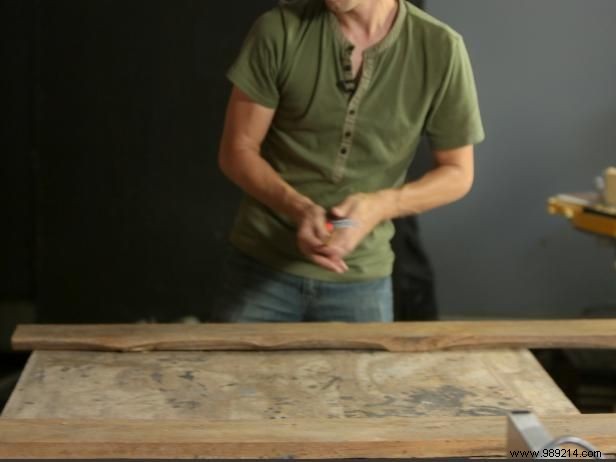 How to make a recycled headboard from a wooden pallet