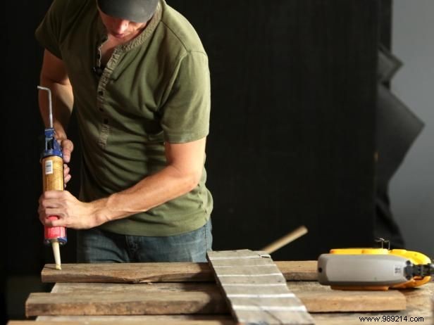 How to make a recycled headboard from a wooden pallet