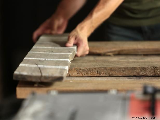 How to make a recycled headboard from a wooden pallet