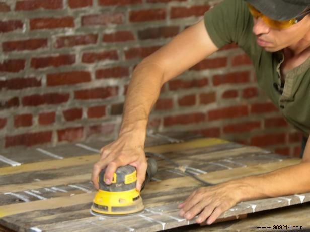 How to make a recycled headboard from a wooden pallet