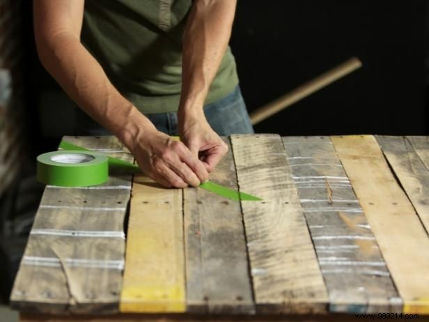 How to make a recycled headboard from a wooden pallet