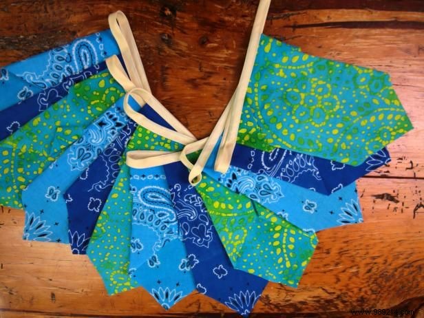 How to make a bandana bunting