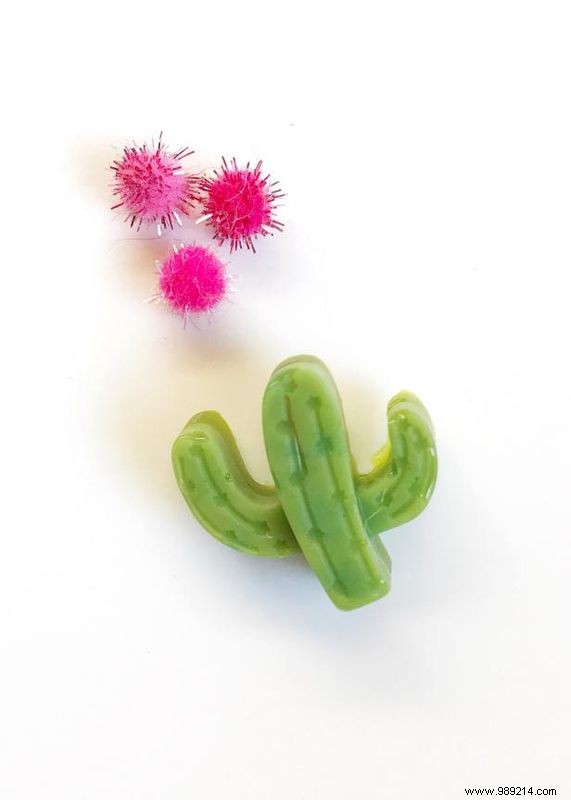 How to make cactus push pins from glue sticks