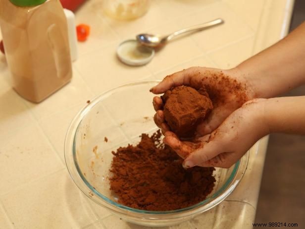 How to make cinnamon Christmas ornaments