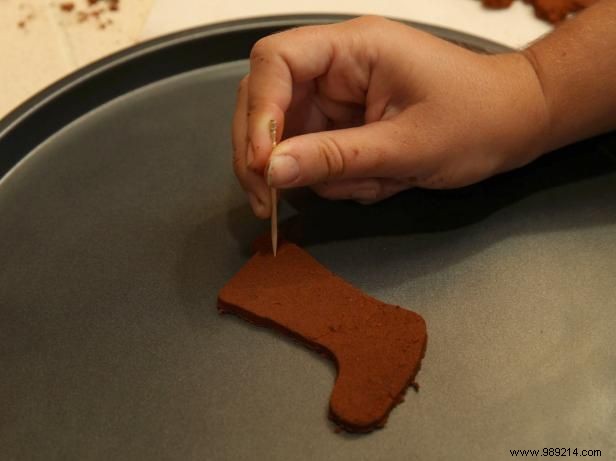 How to make cinnamon Christmas ornaments