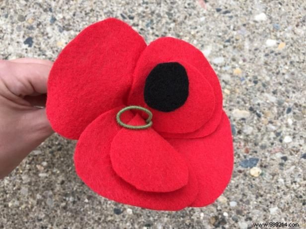 How to make felt poppies