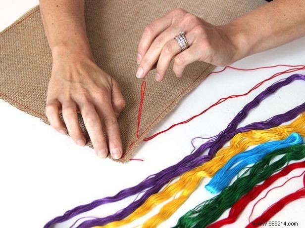 How to make embroidered burlap tablecloths