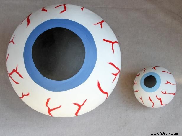 How to Make a Giant Halloween Decoration With Bloodshot Eyes 