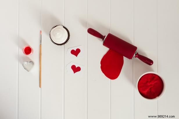 How to make glitter fondant hearts for Valentine s Day cupcakes 