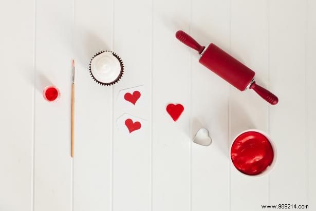 How to make glitter fondant hearts for Valentine s Day cupcakes 