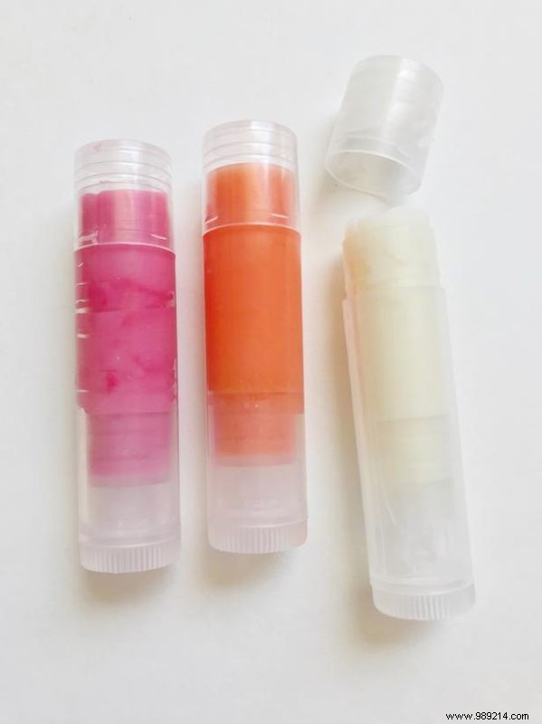 How to make a flavored lip balm with SPF protection 