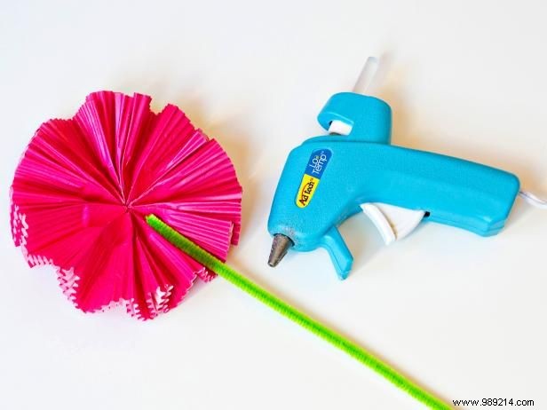 How to make paper flowers using cupcake liners