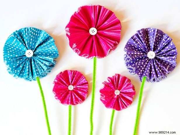 How to make paper flowers using cupcake liners