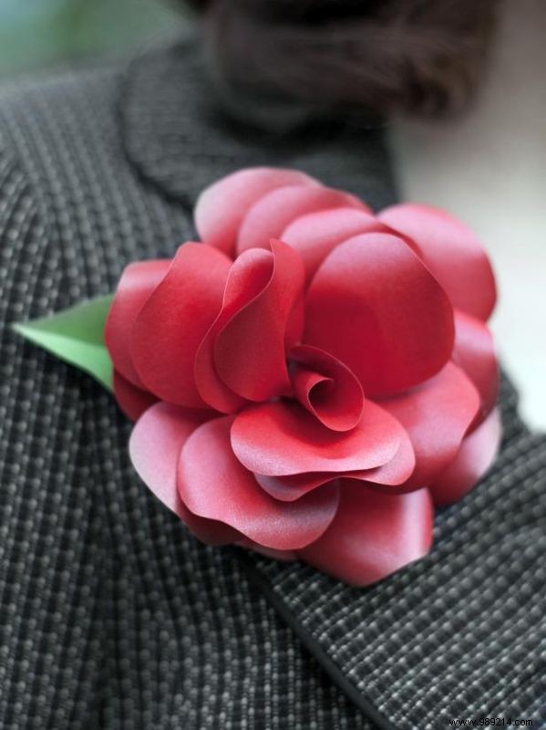 How to make paper roses