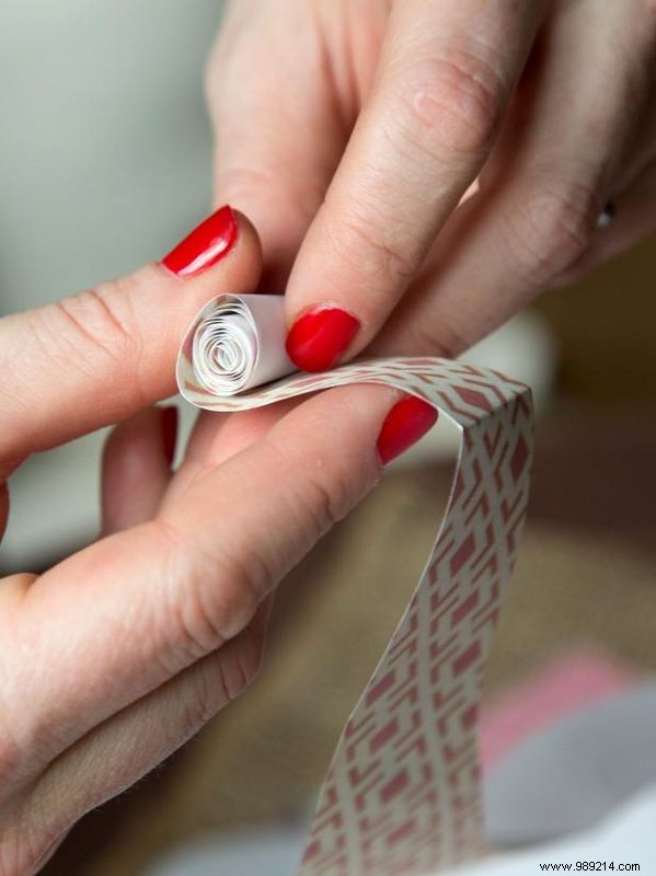 How to Make Rosebud Party Paper Streamers