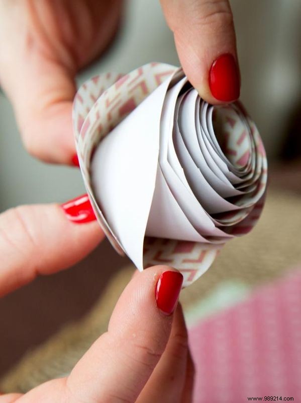 How to Make Rosebud Party Paper Streamers