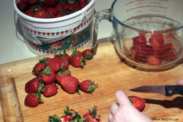 How to make strawberry jam