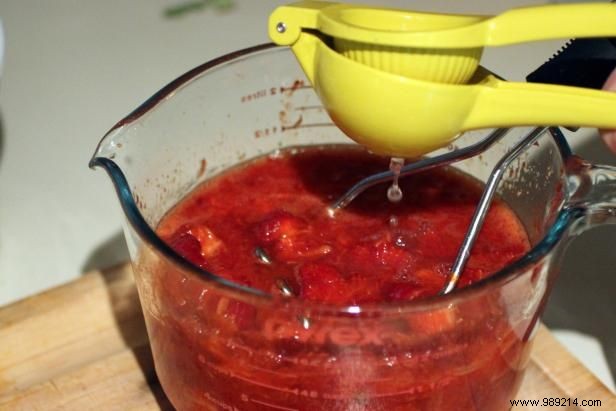 How to make strawberry jam