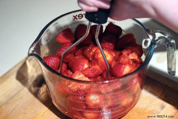 How to make strawberry jam