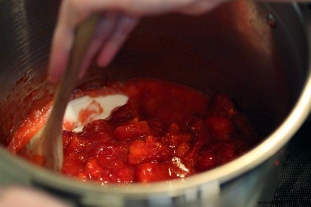 How to make strawberry jam