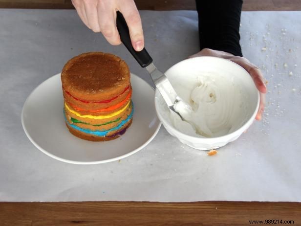 How to make the easiest rainbow cake ever