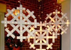 How to make wooden snowflakes with lights