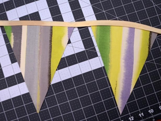 How to make a double-sided fabric bunting