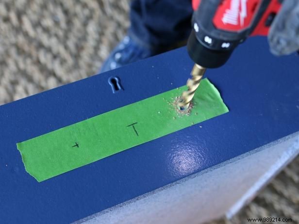 How to paint a nautical dresser