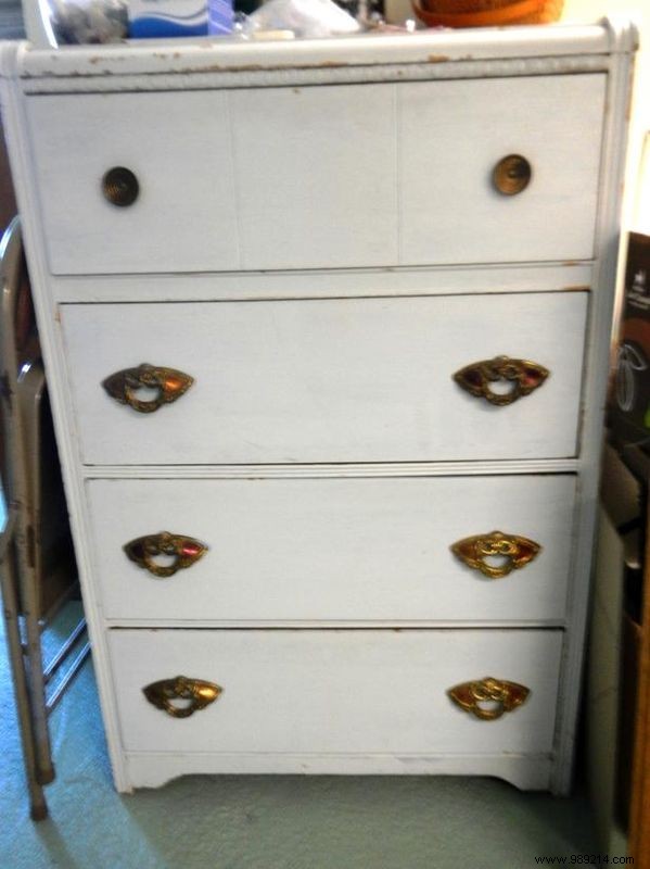 How to paint a geometric pattern on a dresser